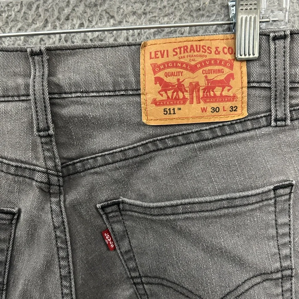 Levis Jeans Mens 30x32 Gray Denim 511 Slim Straight American Stretch Red Tab